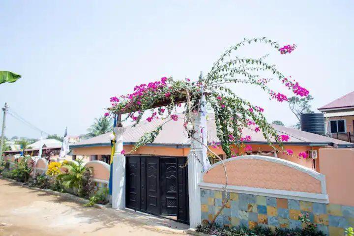 Nana Adu Guest House Koforidua Exterior foto